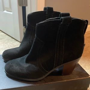 Sam Edelman black suede booties